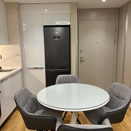 - Stylish 1br With 2 Balconies - View & Free Parking