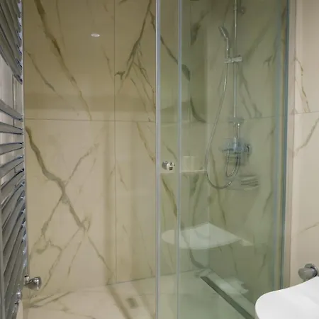 - Stylish 1br With 2 Balconies - View & Free Parking