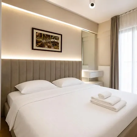- Stylish 1br With 2 Balconies - View & Free Parking *