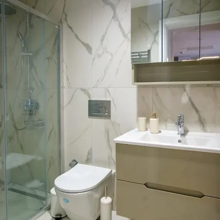 Apartamento - Stylish 1br With 2 Balconies - View & Free Parking Escópia