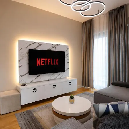 - Stylish 1br With 2 Balconies - View & Free Parking * Escópia