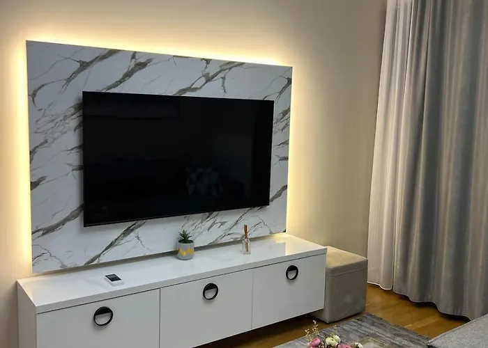 - Stylish 1br With 2 Balconies - View & Free Parking Σκόπια