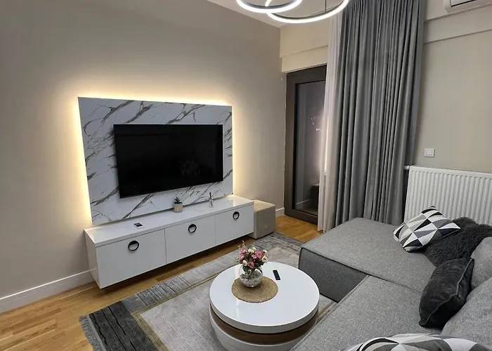 - Stylish 1br With 2 Balconies - View & Free Parking Διαμέρισμα Σκόπια