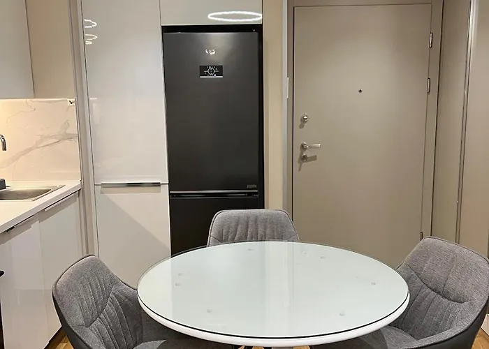 - Stylish 1br With 2 Balconies - View & Free Parking