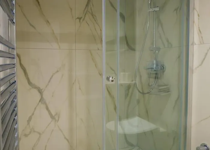 - Stylish 1br With 2 Balconies - View & Free Parking