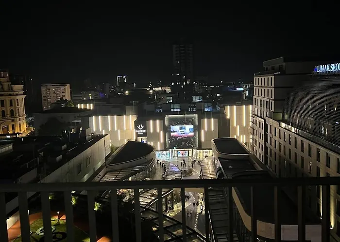 - Stylish 1br With 2 Balconies - View & Free Parking